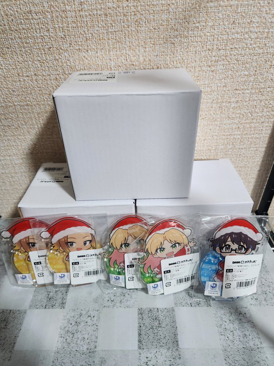 瑠璃の宝石DMMスクラッチの商品が届きました。
結構前に届いていましたが今報告‼️
凪さんのアクリルスタンド欲しかったです(´；ω；｀)
メルカリで買えばいいと思ったのですが出品している人がいないですね💦
 #瑠璃の宝石 #アニメ