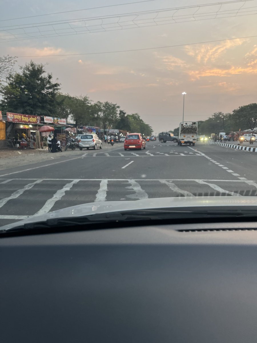 RahulRanjan93's tweet image. Why are such dangerous, unmarked speed breakers being installed on the Pune–Nashik–Indore Highway? This is a national highway, not a village road. Who approved this design? @NHAI_Official @nitin_gadkari — safety should not be compromised.  #Pune #Nashik #Indore #Highways