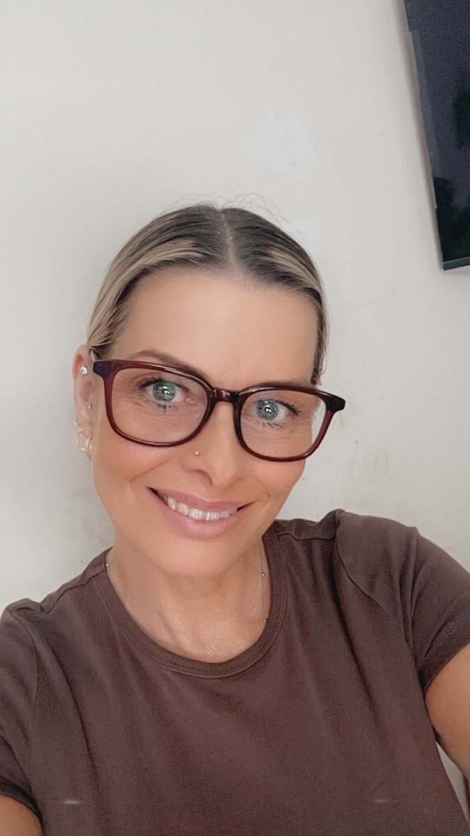Wendj1972's tweet photo. Afternoon you lovely lot, happy Sunday to you, hope it’s a good one, whatever comes your way.  Sending much love as always 🥰❤️🥰 https://t.co/NMsCiUqJIG