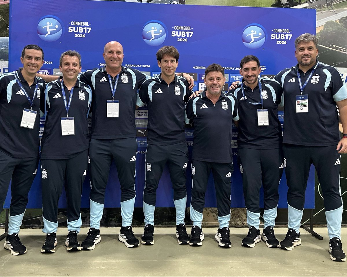 Ir y venir, seguir y guiar, dar y tener…. “Amar la trama más que el desenlace”.
Acompañando el proceso formativo de nuestros jovenes talentos del fútbol Argentino. Sudamericano Sub17 - Paraguay 2026.
