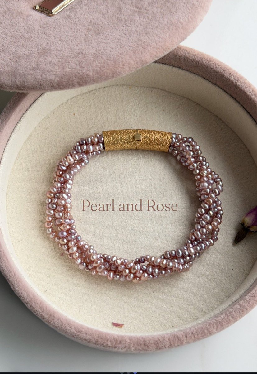 pearlandrose_je's tweet image. Kızlar ve onları büyüleyen bazı güzellikler ✨
#pink #pearl #zarif #inci #pembe