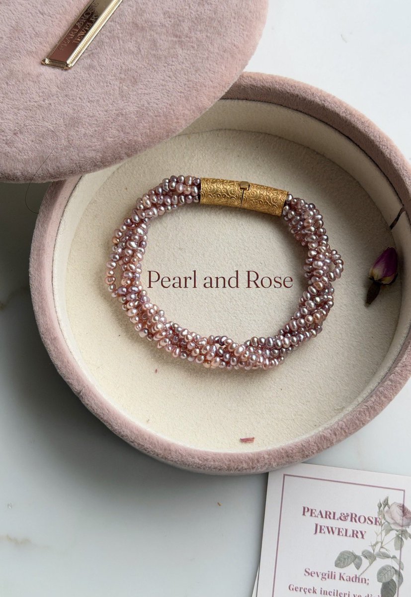 pearlandrose_je's tweet image. Kızlar ve onları büyüleyen bazı güzellikler ✨
#pink #pearl #zarif #inci #pembe
