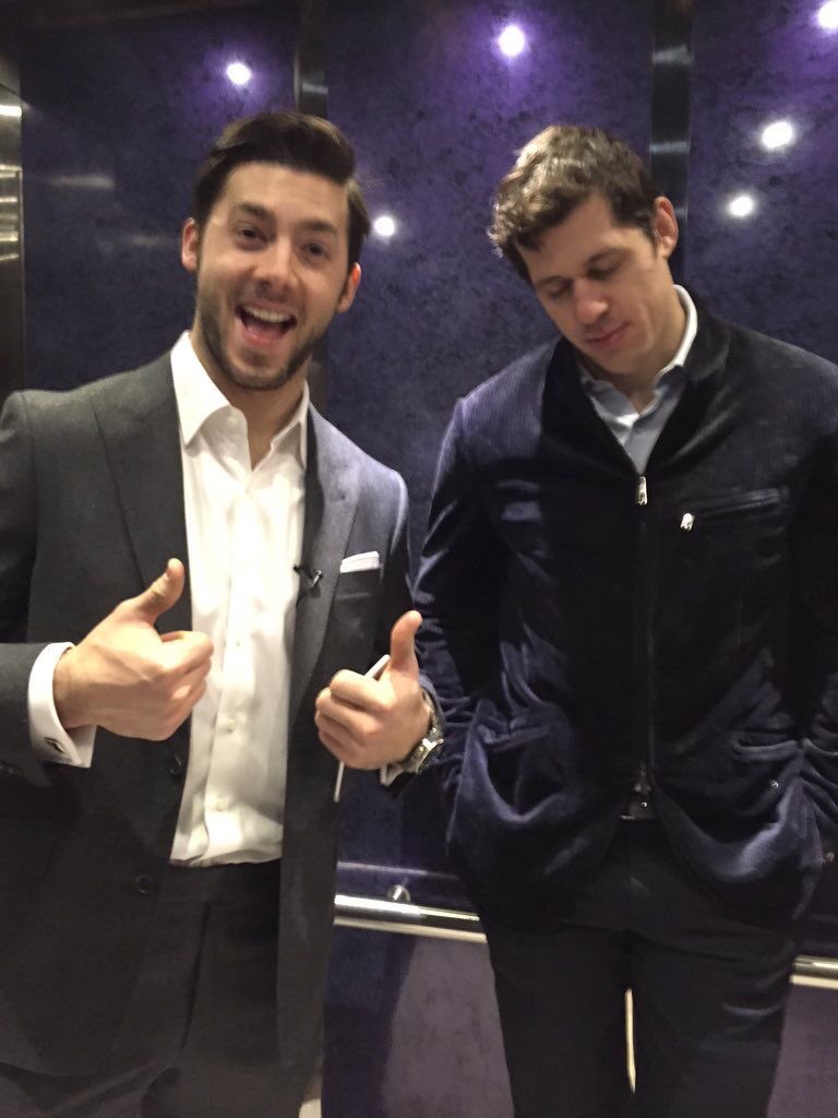 campbelIbain's tweet photo. this photo always takes me out cause they’re posed like dan and phil https://t.co/CHftvCTH1M