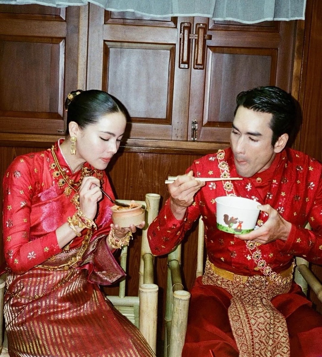 vousjay's tweet photo. ไวบ์รูปงานแต่งคือดีงาม สมัยพ่อแม่มาก https://t.co/jcu1vgrMtU