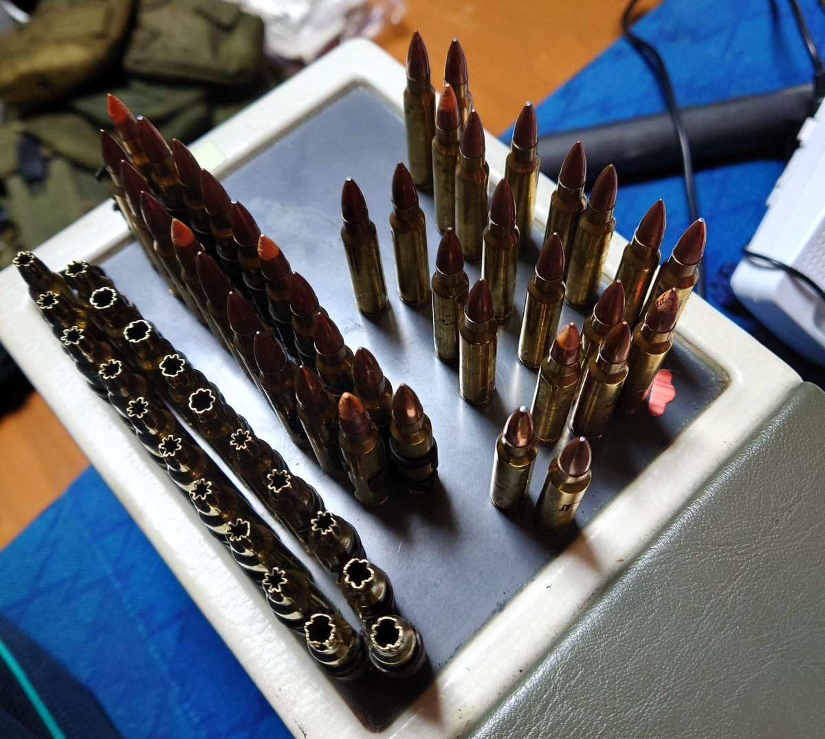 ほら…5.56mm 通常弾　曳光弾　空砲弾