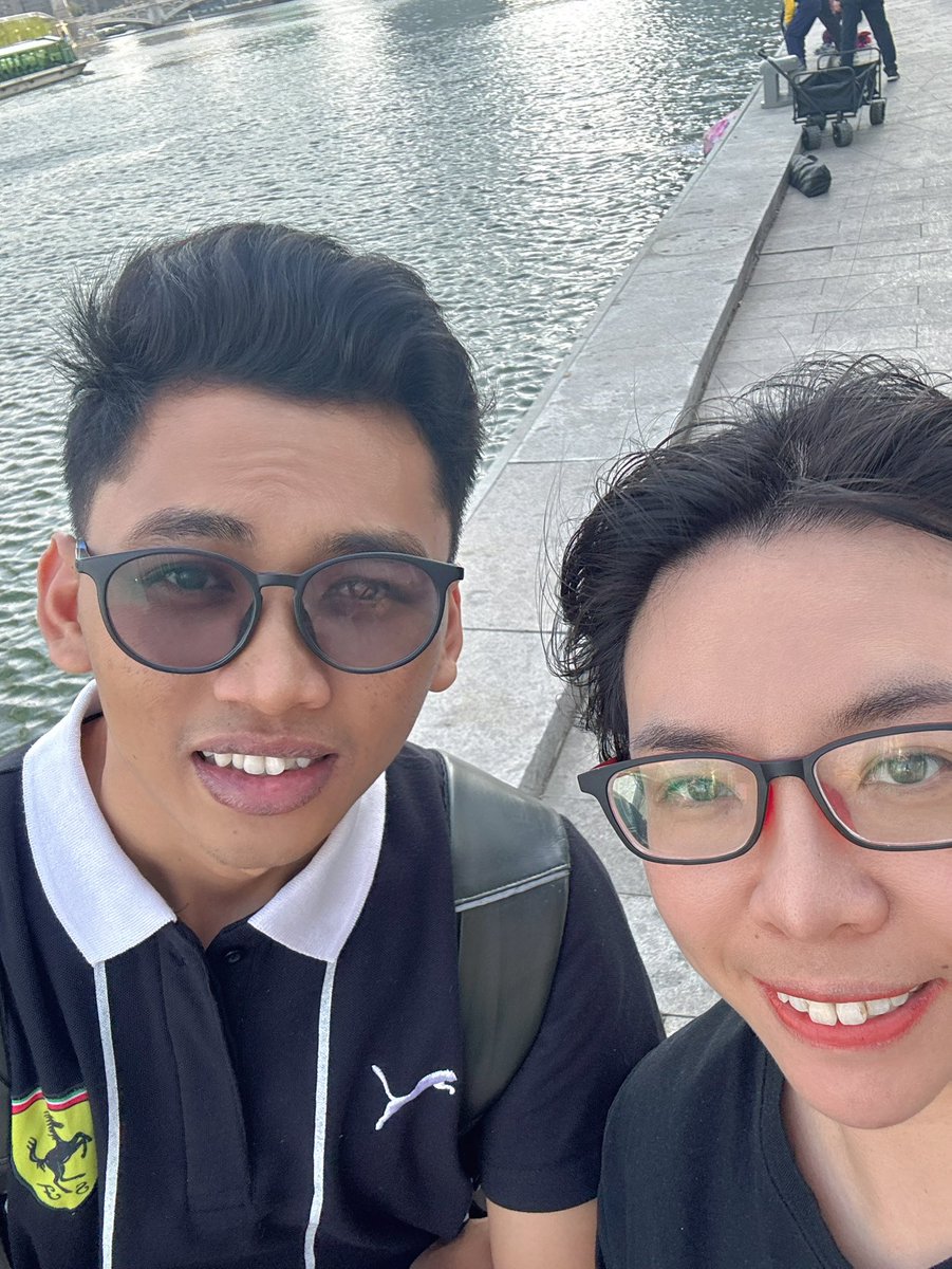 Have worked with one of my favorite mods for 4 years and first time to meet in real life 😀community is more important than everything else for community members care and help each other to create!  Love the real and inspiring conversation we had with each other .  Building !
