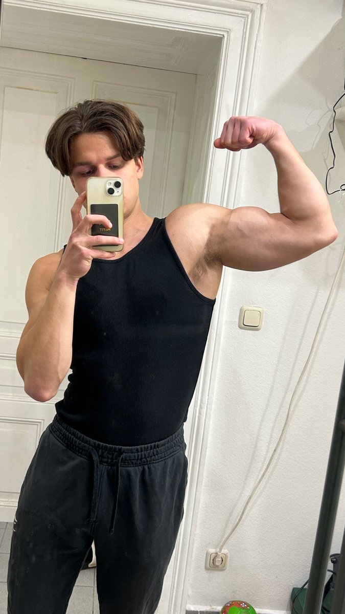alex_twunk's tweet photo. Post workout💪🏻 https://t.co/qHtkeSnt6O