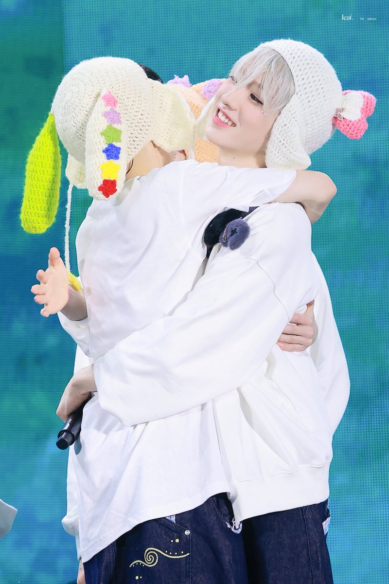 𝐥𝐞𝐚𝐟. tweet media