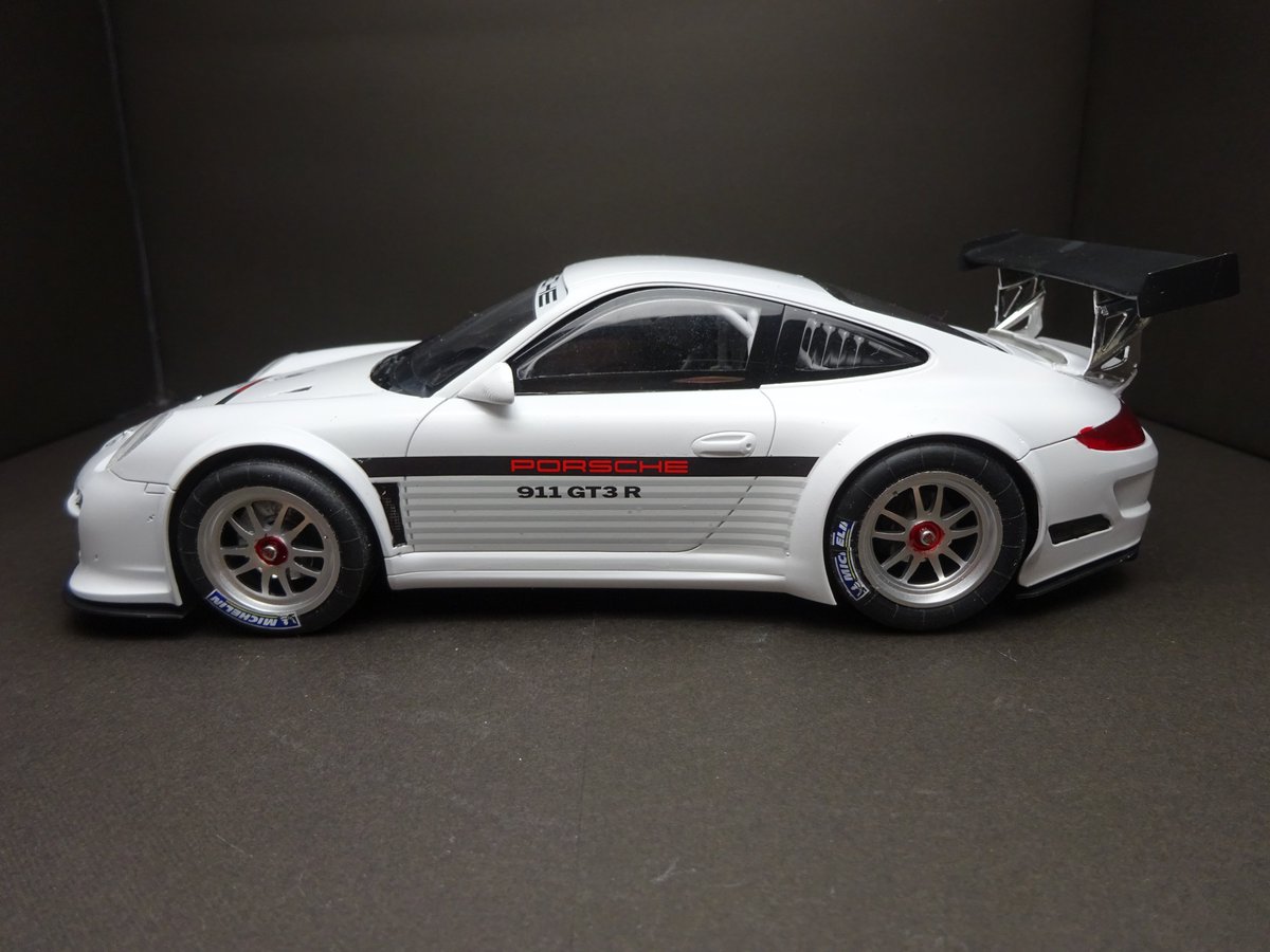 9fUM8tZL9WczczB's tweet image. #plasticmodel #scalemodel #プラモデル #プラモ #カーモデル  #フジミ #FUJIMI #124scale #Porsche #Porsche911 #GT3R
