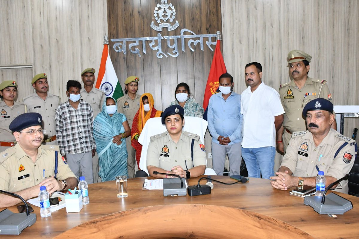 CDN24X7's tweet image. बदायूं ब्रेकिंग:शादी समारोह से अगवा किए गए मासूम को पुलिस ने 48 घंटे के अंदर आगरा से किया बरामद।थाना पुलिस व एसओजी की टीम ने 5 अभियुक्तों को किया गिरफ्तार।बीते दिनों इस्लामनगर थाना क्षेत्र के मोनार्क फार्म हाउस से गायब हुआ था बच्चा।#Badaun #Update @budaunpolice @Uppolice