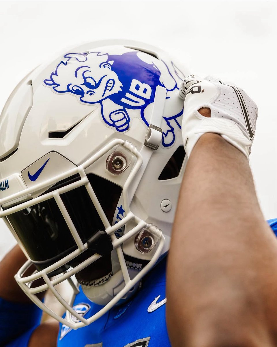University 𝘼𝙏 𝘽𝙐𝙁𝙁𝘼𝙇𝙊 Football 🤘🏽