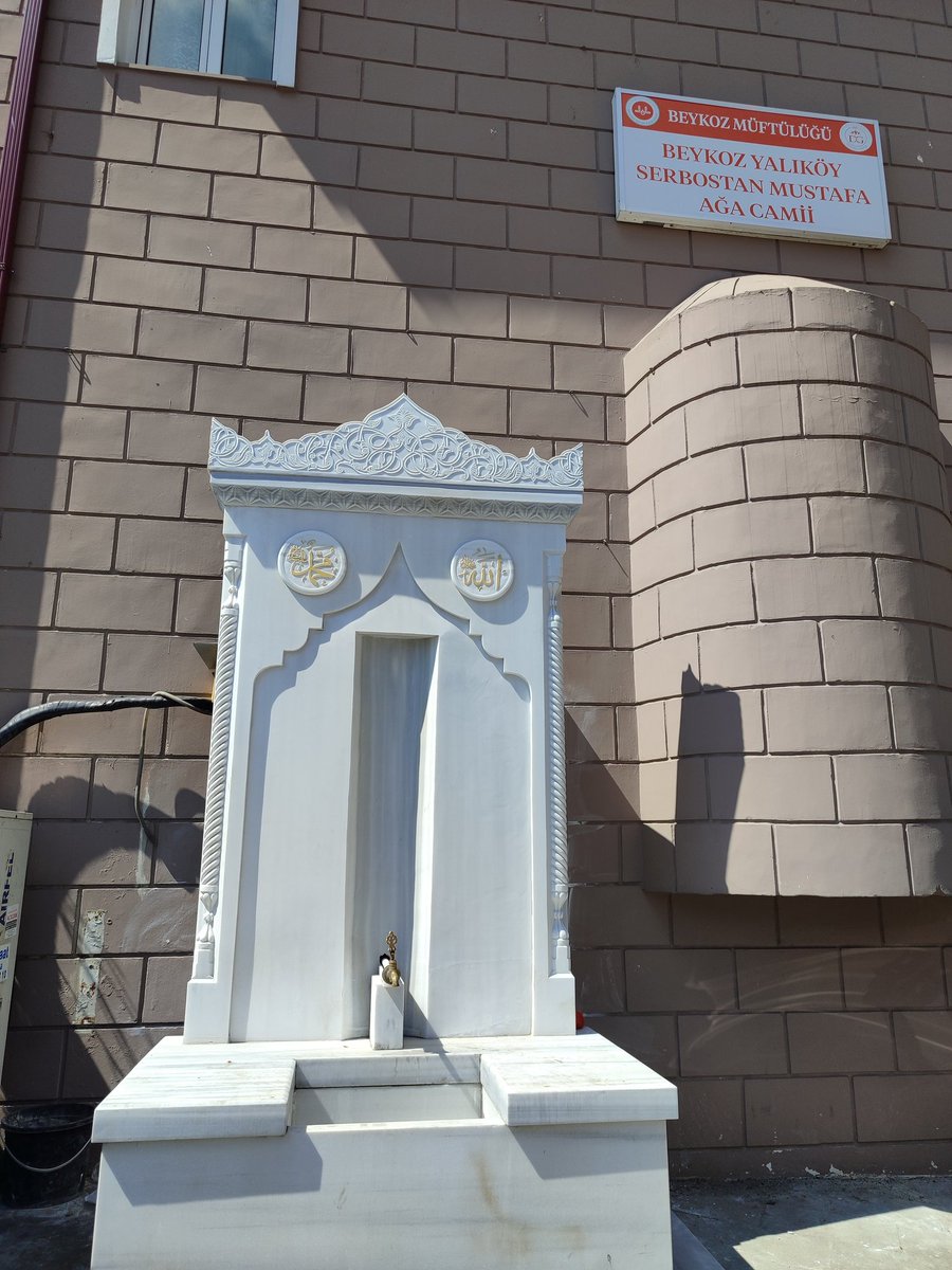 M. E. Ç tweet media