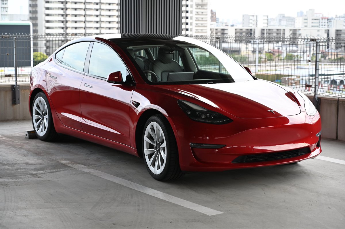 Umihotaru88's tweet image. 赤すぎる
#Tesla #Model3
#Nikon #Z6II