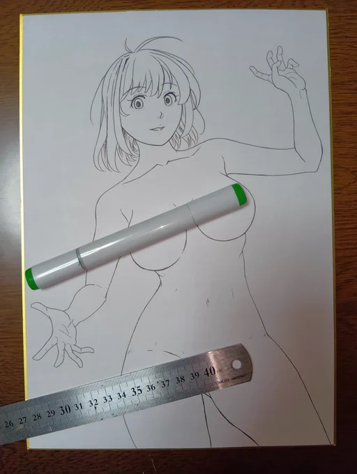 ペンや筆をコントロールできたりできなかったり諦めたりしながら進めていく色紙の塗り作業は緊張感はあるけど楽しいな(*'ω`*) これで色紙が売れてくれたらもっと楽しいけどそれは別の話ってやつよ……。