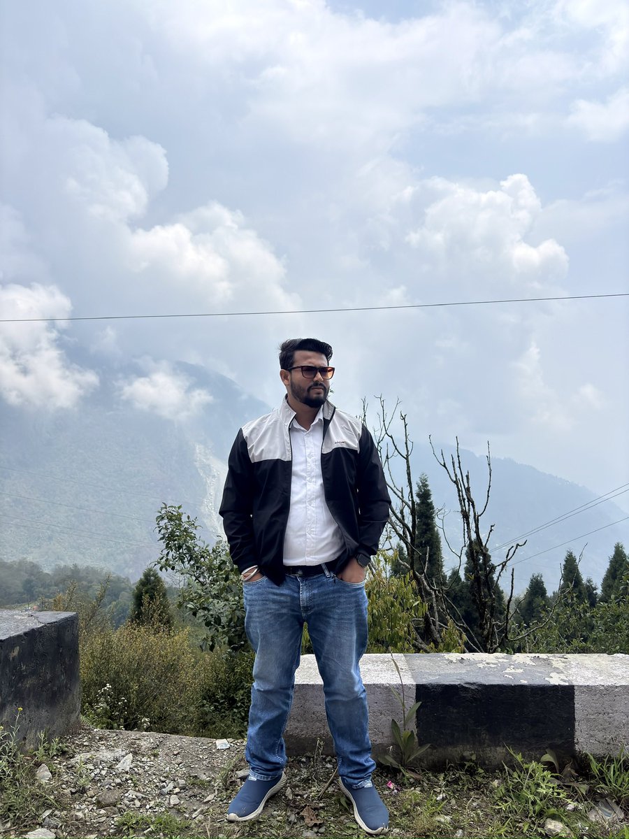 being_JohnDeka's tweet photo. #Sikkim 
#southsikkim 
#Gangtok 
🏞️🌥️☁️🏔️ https://t.co/YAcl8hXXE9