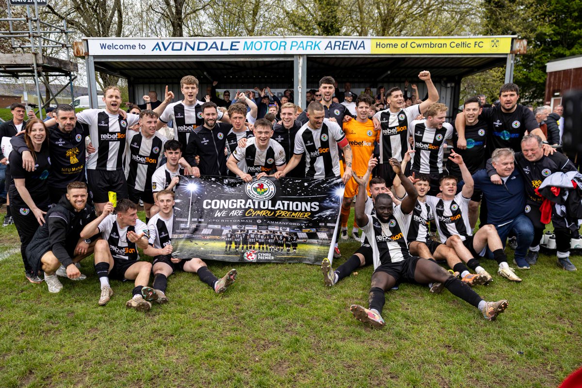 AmmanfordAFC's tweet photo. 📖🖋️Match Report/Adroddiad y gem🖋️📖

Ammanford will play top flight football for the first time after a dramatic day at @CwmbranCeltic 

👉https://t.co/rDT51vtiiM

📸 @lewismphoto 

#TheTownAsOne #EinTref https://t.co/bu6hijQOID