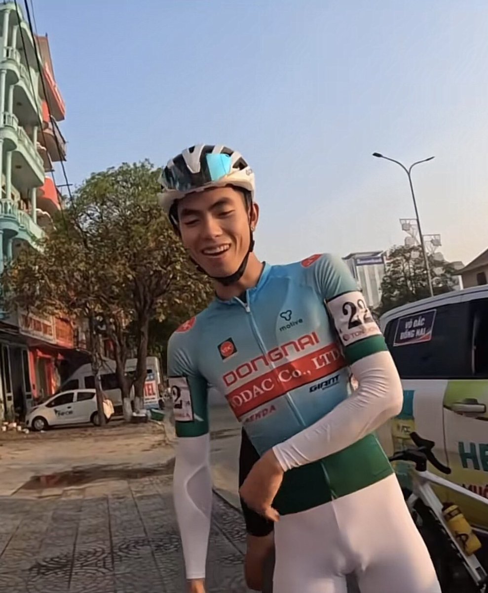 Quan2k03's tweet photo. Ăn gì mà ngon thế anh ơi https://t.co/Atph6jvRcB
