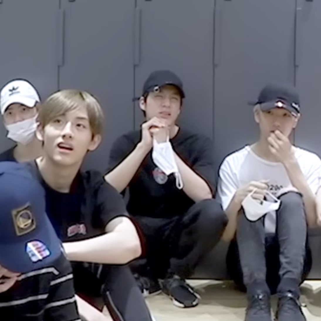 โน่ไพ่ลับเอ้ดเอม tweet media