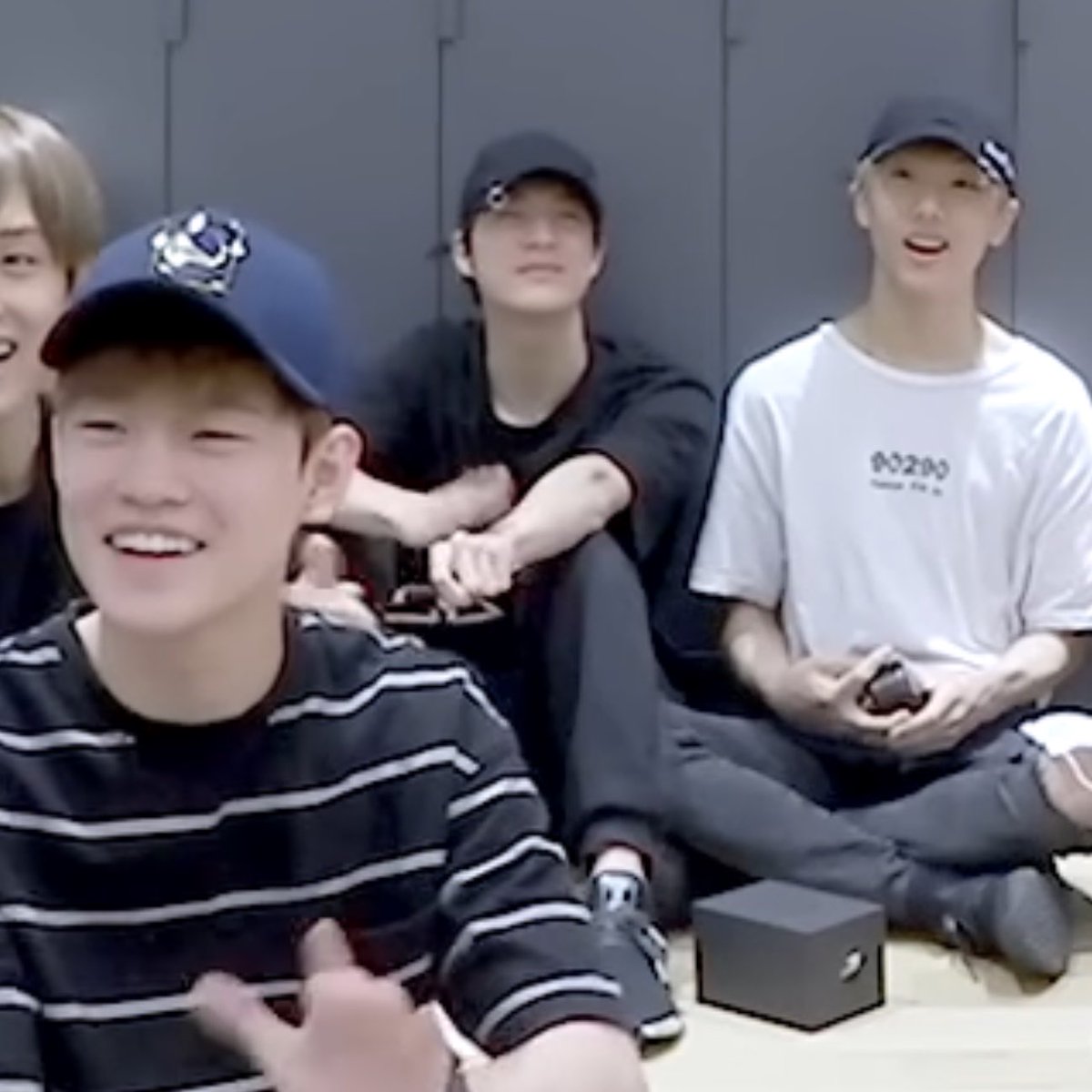 โน่ไพ่ลับเอ้ดเอม tweet media