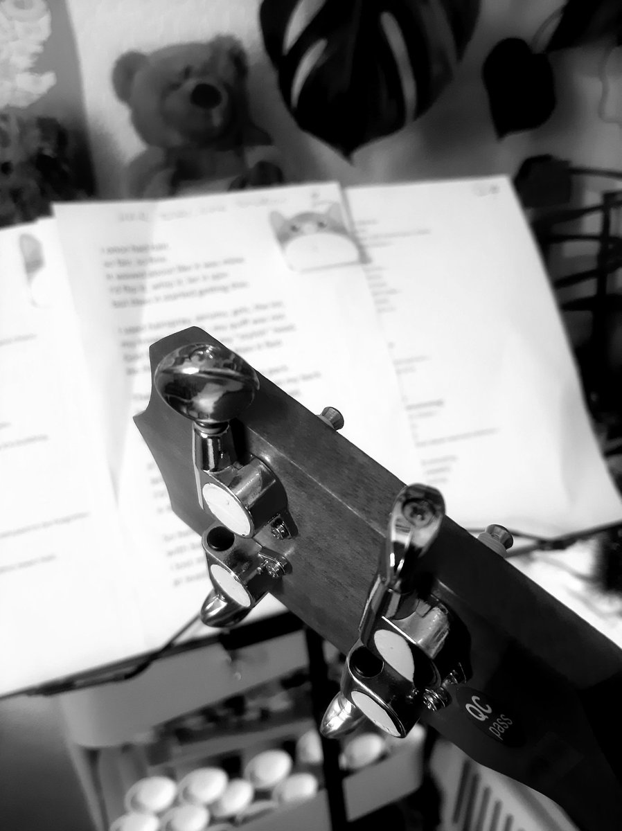 Bookmarkquinn's tweet photo. Next Saturday 25th I will have the pleasure of hosting The Information Highway's EP launch party at Billy's Bar in Failsworth.
Also on the night I will be doing a set myself, some new bits and bobs, so this week I have to get practicing. @wearemanchester
#SpokenWordManchester https://t.co/HztjWm4xM2