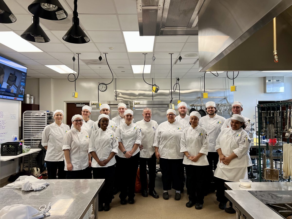 WACSworldchefs's tweet photo. On April 11, a Worldchefs Culinary Arts & Hot Kitchen Competition Seminar was held in Overland Park, USA, led by Vice President Rick Stephen.
Learn how to host a competition seminar in your region at https://t.co/yi8zRPjdlp
#ThisisWorldchefs #CompetitionSeminar https://t.co/mVGgpnkgGi
