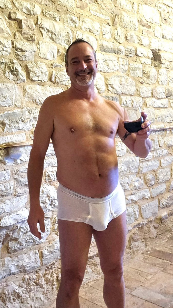 Going to a wine tasting this afternoon and remembered the fun I had in Italy a few months ago.  Cheers!