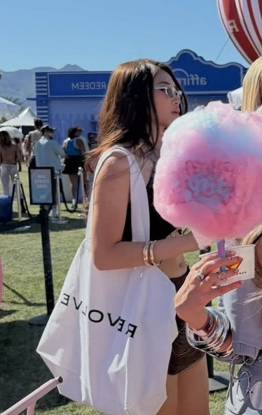 awi🔺| BINICHELLA 🌸 tweet media