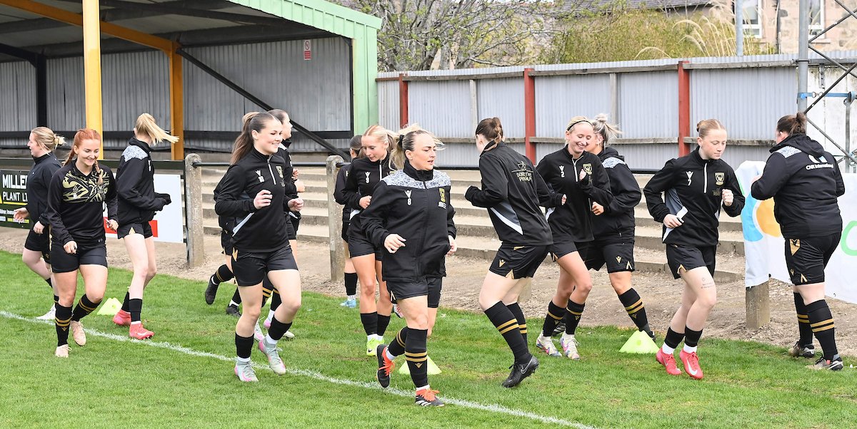 RegionalSWFL's tweet image. WARM UPS

Christie Park gets ready for a ScottishPower Regional League Cup semi-final! #BeTheDifference 
📷 Ger Harley | Sportpix