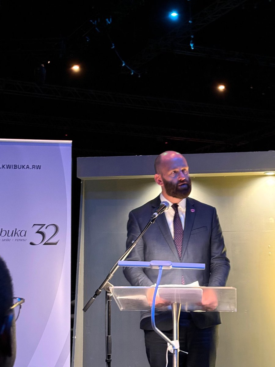 RwandaInUK's tweet photo. Following the wreath-laying, we heard a testimony from survivor Jean Louis Mazimpaka, followed by remarks from officials to commemorate the lives lost in the 1994 Genocide against the Tutsi.

🇷🇼🇬🇧🕯️
#Kwibuka32 https://t.co/Fh1AfnwoKp