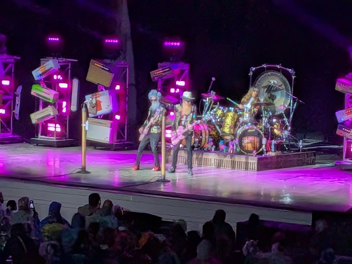 Titangoober tweet media