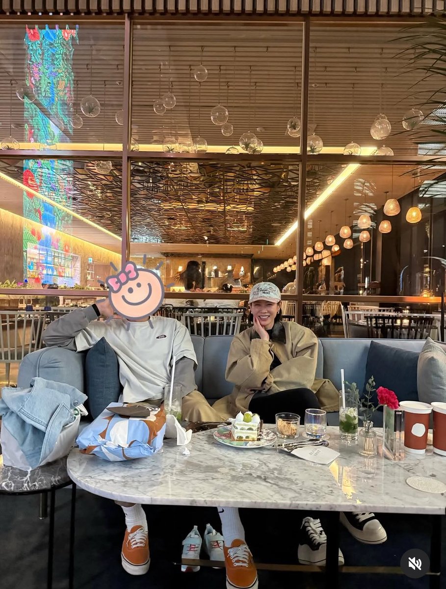 poedamnrn's tweet photo. hyun bin and son yejin 💕

photographed by: kim woojin 🥹 https://t.co/HMC0zvCtXd