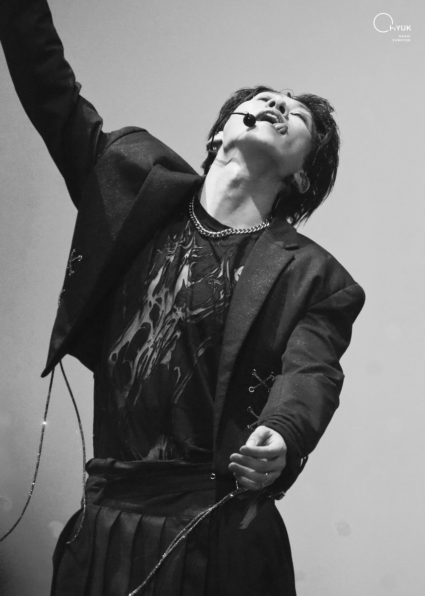 260403 SS10 SJ-CORE in SEOUL 

반칙이야… 못 살겠다

#은혁 #EUNHYUK
#슈퍼주니어 #SUPERJUNIOR