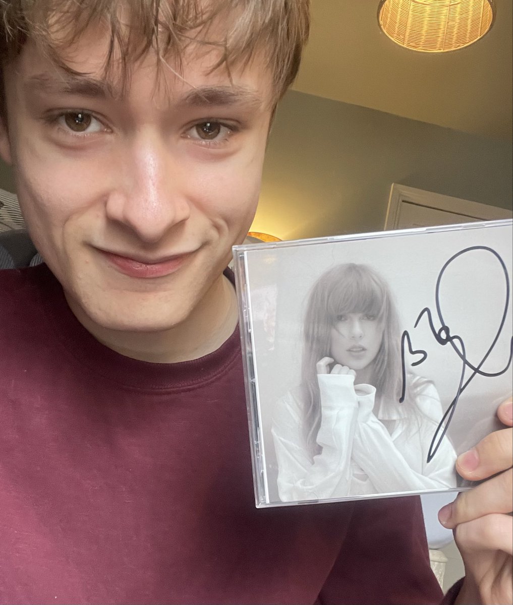 swift_now13's tweet image. Happy 2nd Birthday to TTPD! This album is so full of brilliantly poetic lyrics and melodies - it feels like a long novel from which I learn something new every time I read. Thank you @taylorswift13 for creating it! @taylornation13  #taylorswift #swiftie #eras #ttpd