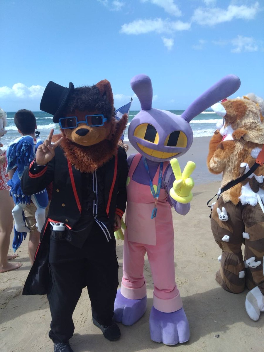 loicthewolf's tweet photo. Join Furdu

#furry #fursuit #furdu https://t.co/ziP5Ht97HS
