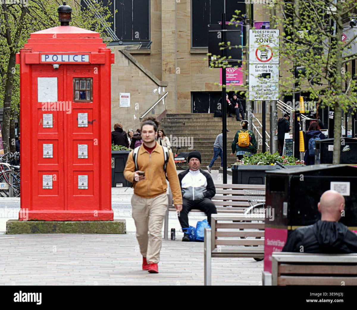 harry hound tweet media