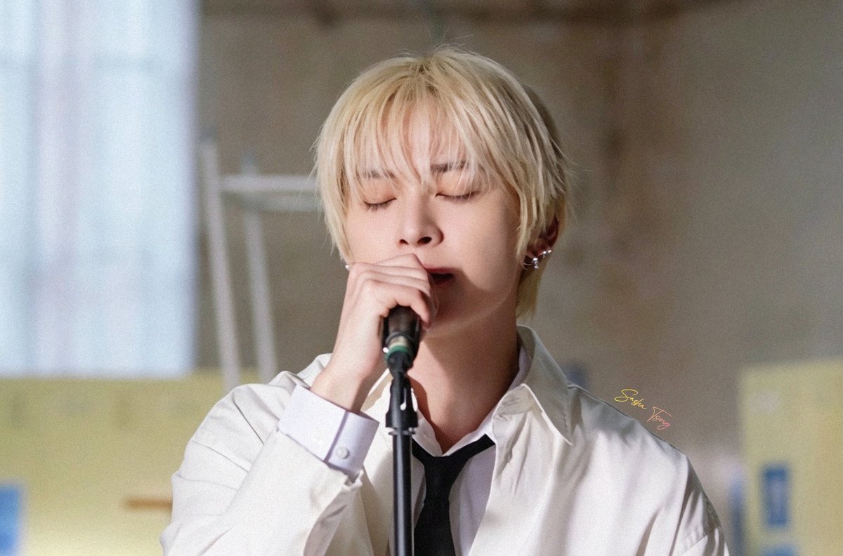 TsengSasha's tweet image. 26.04.19
Stray Kids『宿命-Spotify Live Version-』
（HD）Lee Know CUT.
5P 🎤😺🎤
#リノ 
#리노
#leeknow