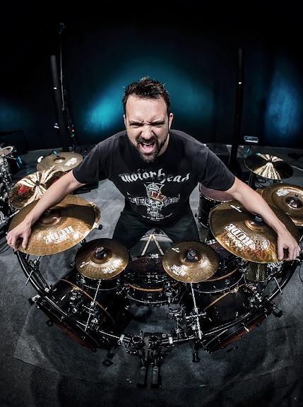NoClass_Radio's tweet image. 19 de abril de 1970. Nace Jon Dette en Estados Unidos,  es un baterista conocido por tocar en EvilDead, Slayer, Testament y Heathen. #JonDette #Slayer #Testament
