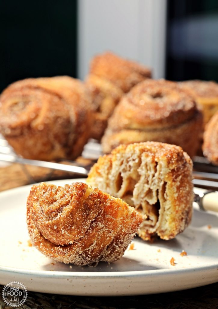 FabFood4All's tweet image. Looking for a quick and delicious treat? My Quick Croissant Cinnamon Rolls recipe is just what you need! Flaky, gooey, and oh-so-easy to make. Check out the recipe and treat yourself today! fabfood4all.co.uk/quick-croissan…  #Baking #CinnamonRolls #quickrecipe #cinnamon