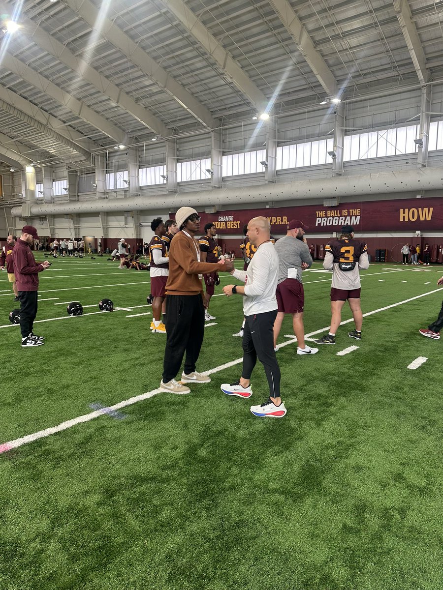 IfeEmedobi's tweet image. Great vibes with the @GopherFootball family! #RTB @Coach_Fleck @NSchroeder412 @_cgallagher @coachstanard @Coach_CJRobbins @CoachNJ_Monroe @Coach_DCollins @Coach_MikeScott @SWiltfong_ @AllenTrieu @LemmingReport @TomLoy247 @IndianaPreps @Coach_r0zaay @Dre_Muhammad @TractionAp