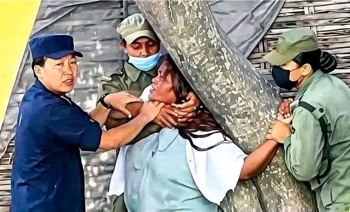 Kunwarprakash20's tweet image. चुपचाप घण्टी छाप...
बिरोध गरे घाटी च्याप...

#highlightseveryone 
#highlightsシ゚ #information 
#Favourite #ReviveAndRestore