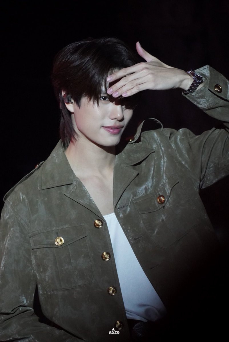 覗いてるの可愛いし、指が長くて綺麗だなと改めて思った🥹😌✨

PONDPHUWIN RENDEZV MACAU

#PondPhuwinRendezvousInMacau
#phuwintang