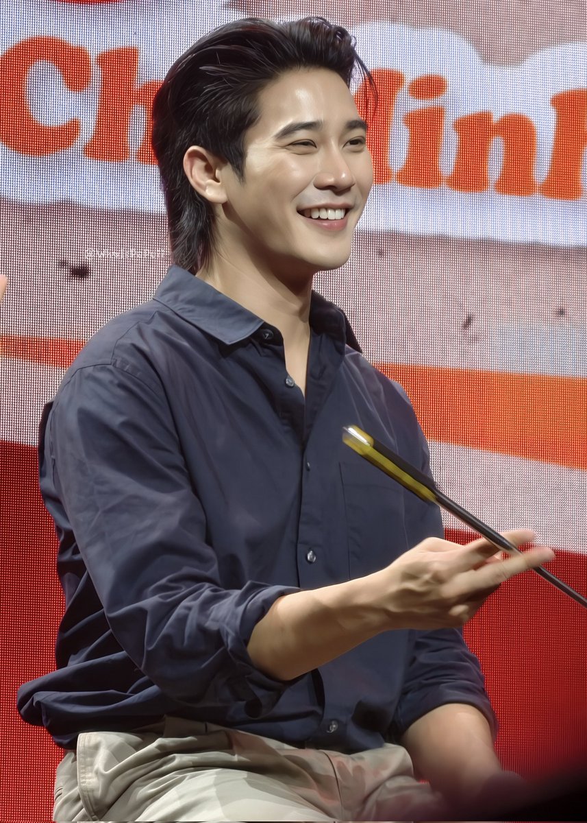 เSพSุข tweet media