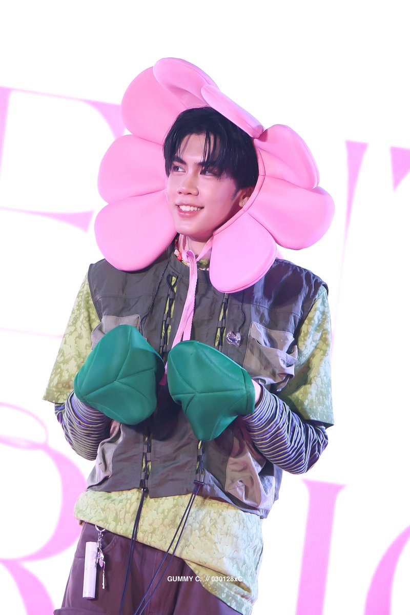 030128xC's tweet photo. 260419 — ดอกไม้จิ๋ว 💚 

#WITHATxPROXIE
#PROXIEth #PROXIEChokun https://t.co/12BTo479fW