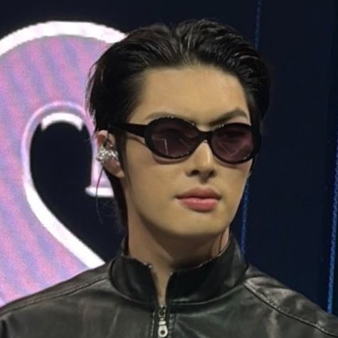 lyล์ tweet media