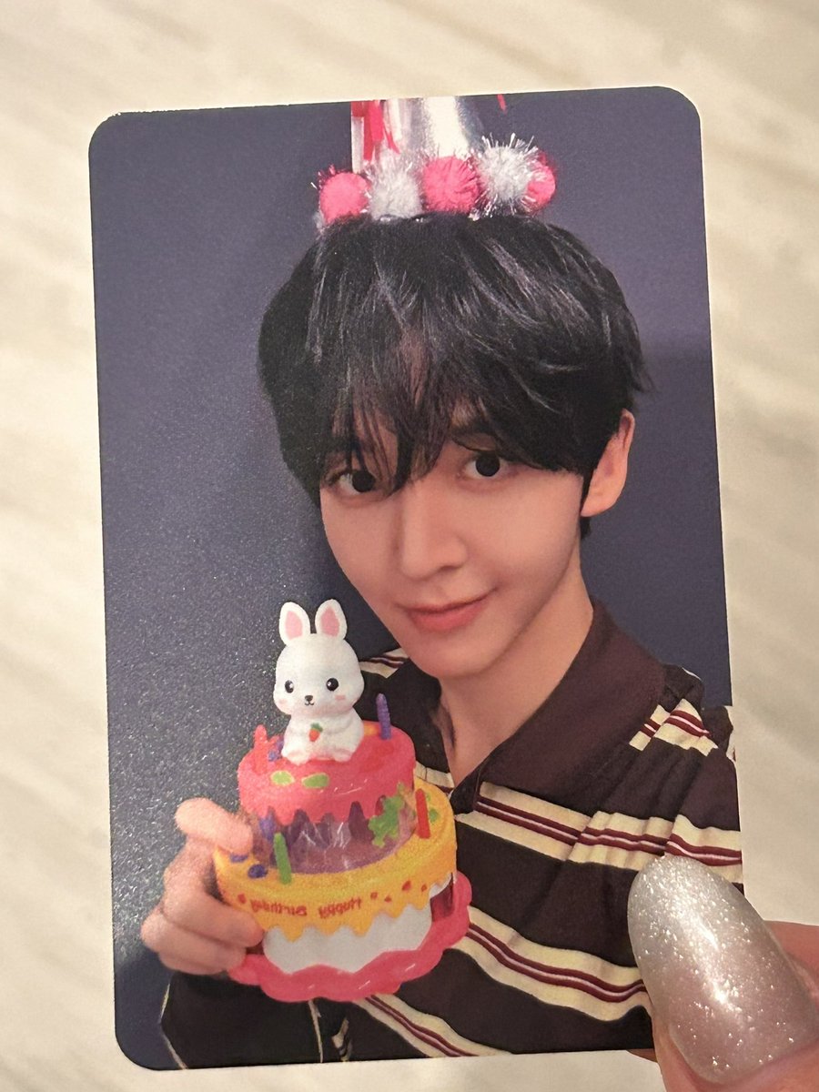 babyyyyyy0O's tweet photo. 오늘 멬스 대면 동혀니 생일포카 
짱 기엽ㄷㅏ ..... 🫰🏻🫰🏻 https://t.co/ABuxD8Ie0N