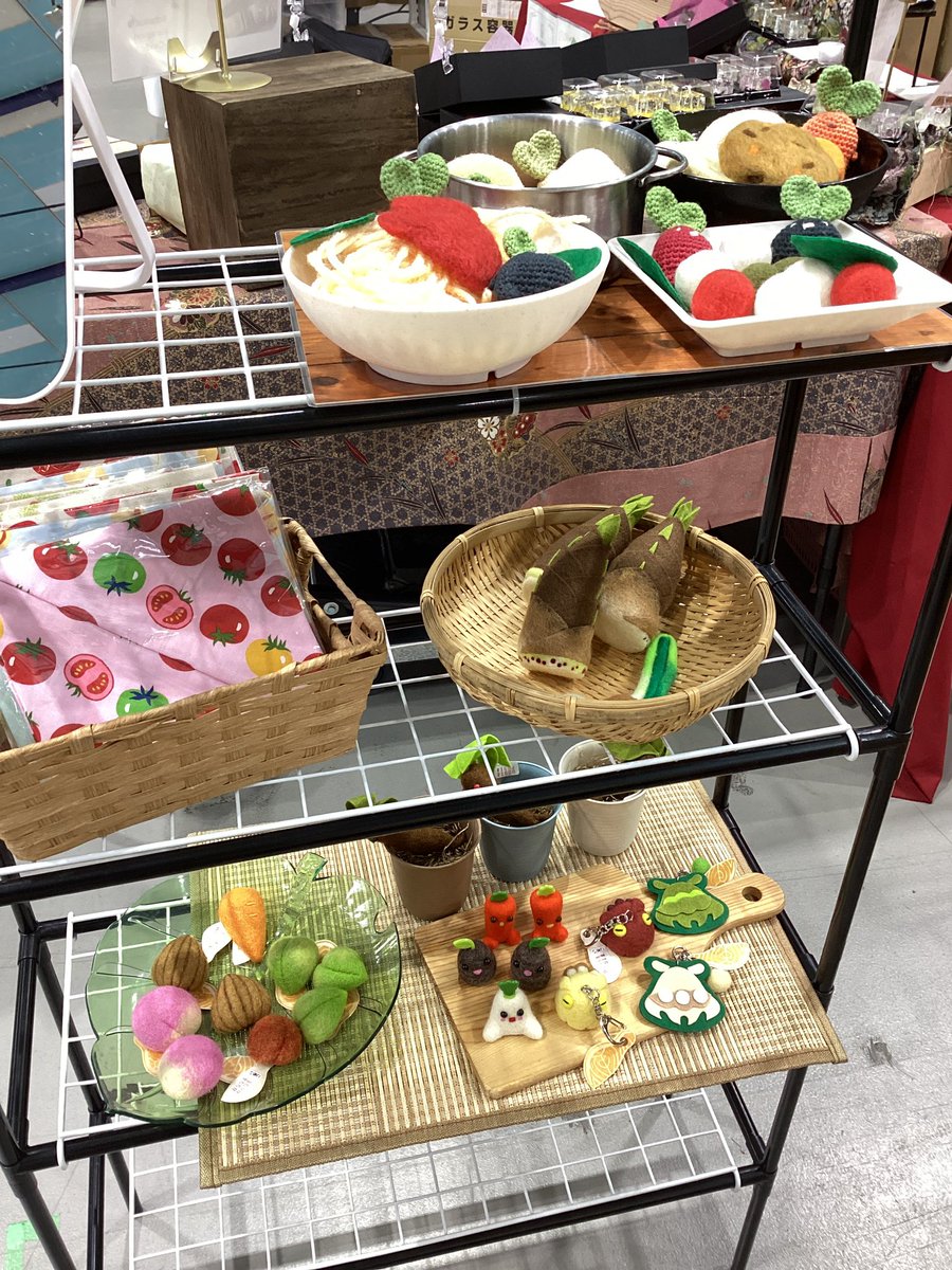 こんちぇると 切り絵作家 tweet media