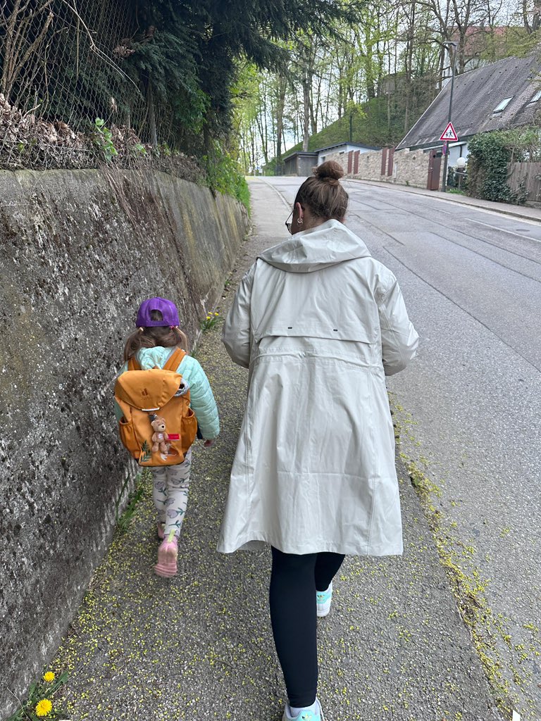 ClaudiaSoost's tweet image. #walking #momlife #momofthree