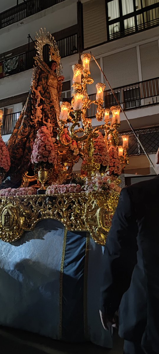 servicioscofrad's tweet photo. 🌾Domingo de Resurrección🌾
@HdadCalleReal
#ss26
#sevilla
#domingoderesurreccion
#servicioscofrades
#chamorroservicioscofrades https://t.co/CTyCNnFFyE