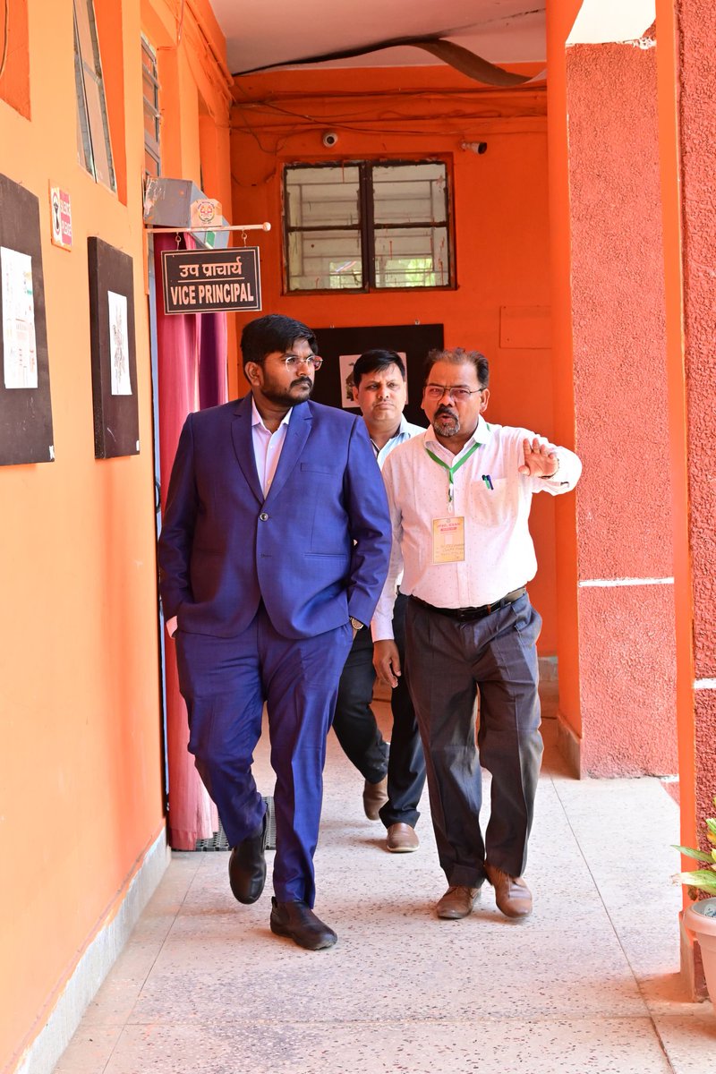 चतरा में JPSC प्रारंभिक परीक्षा-2025 शांतिपूर्ण एवं कदाचारमुक्त वातावरण में सम्पन्न।

12 केंद्रों पर आयोजित परीक्षा में
प्रथम पाली: 2644
द्वितीय पाली: 2637 परीक्षार्थी सम्मिलित।

उपायुक्त एवं पुलिस अधीक्षक द्वारा परीक्षा केंद्रों का निरीक्षण किया गया।
<a href="/JharkhandCMO/">Office of Chief Minister, Jharkhand</a> <a href="/prdjharkhand/">IPRD Jharkhand</a>