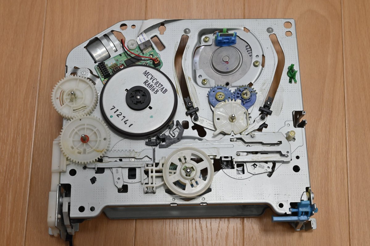 にこら tweet media